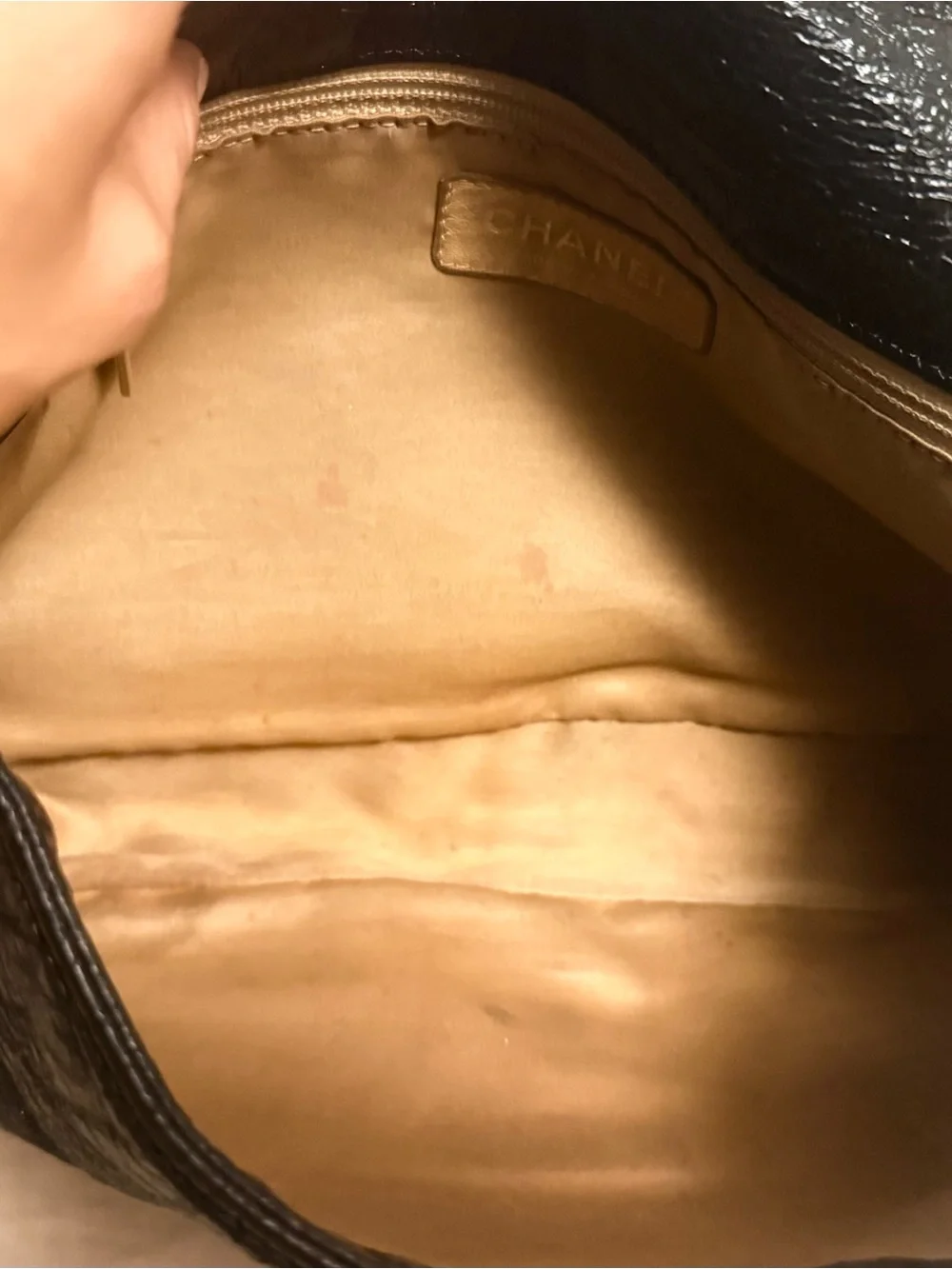 CHANEL Black Patent Leather Shoulder Bag with Gold Chain
